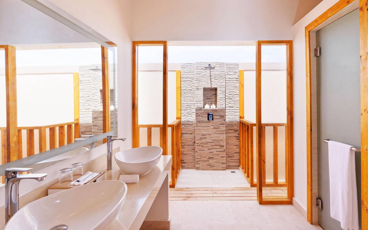 Brennia_Kottefaru_Ocean_Pool_Villa_ArielBrennia_Kottefaru_Ocean_Pool_Villa_Living_4