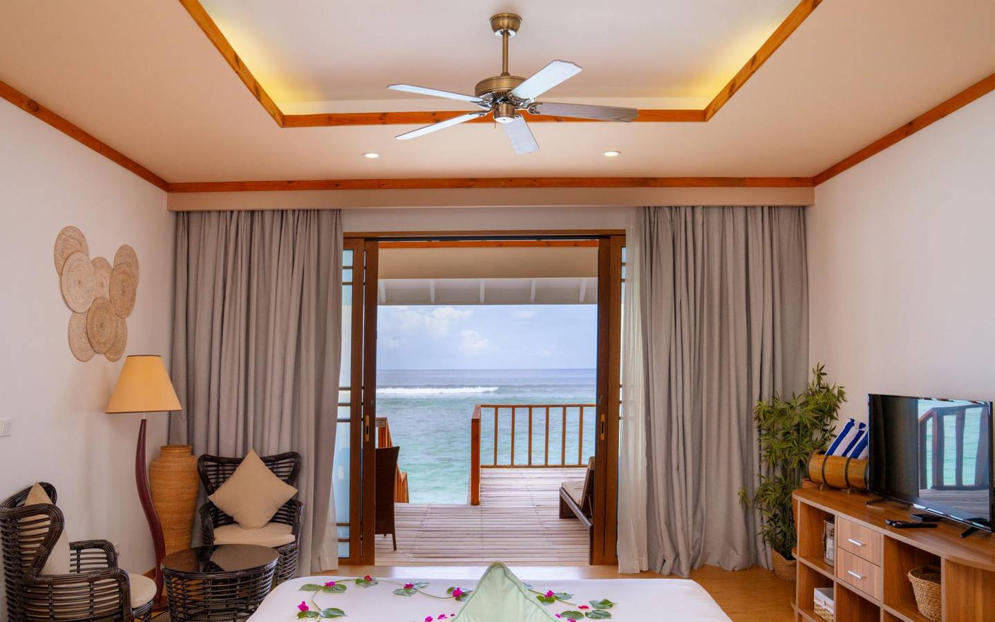 Brennia_Kottefaru_Water_Villa_5