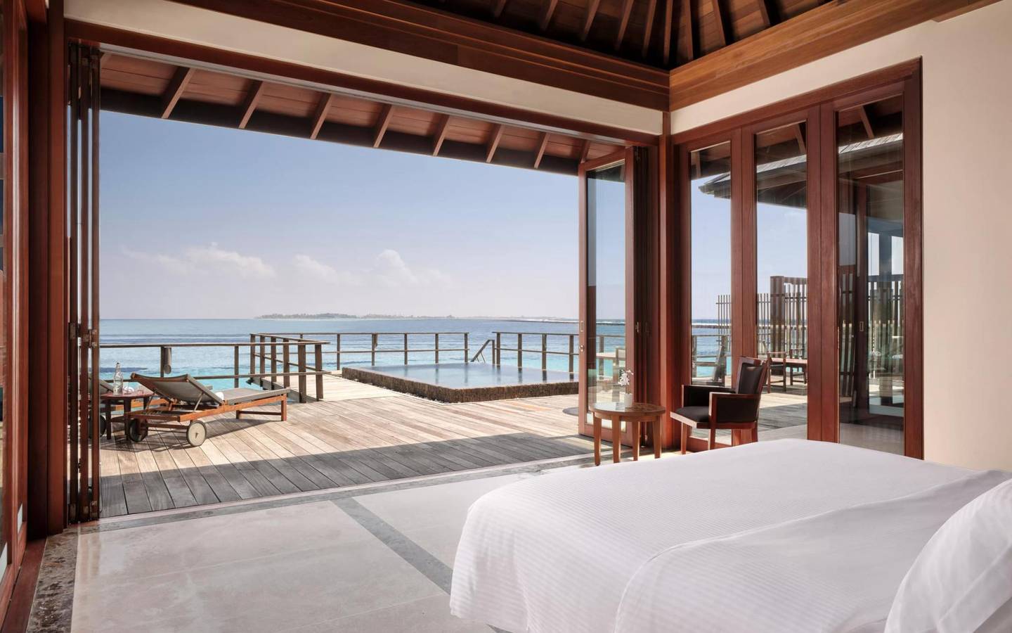 Villa_Nautica_One_Bedroom_Ocean_Suite_with_Pool_Sleeping_2
