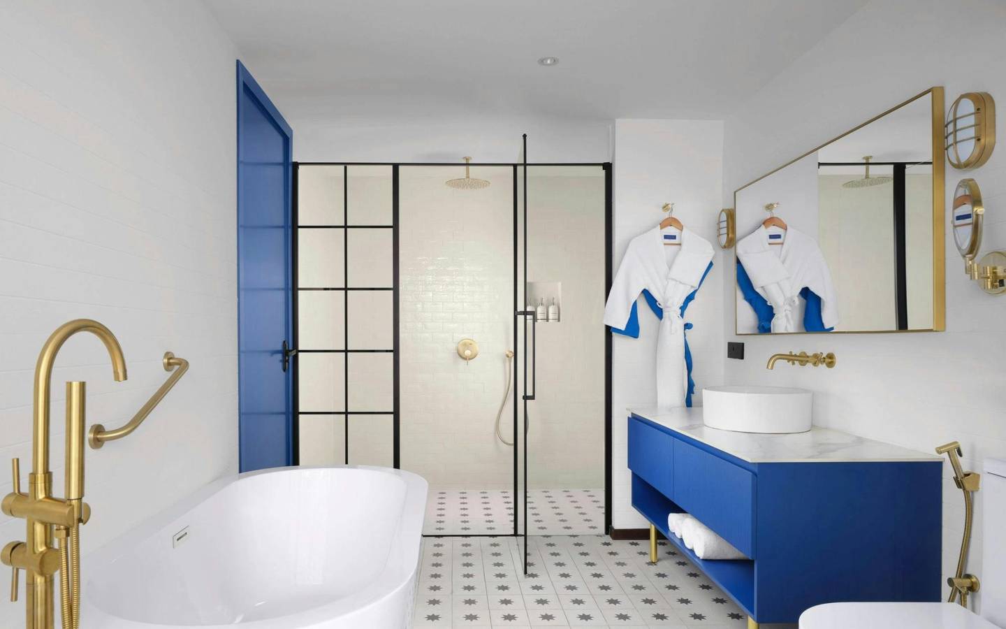 Villa_Nautica_Tow_Bedroom_Beach_Villa_with_two_Pools_4