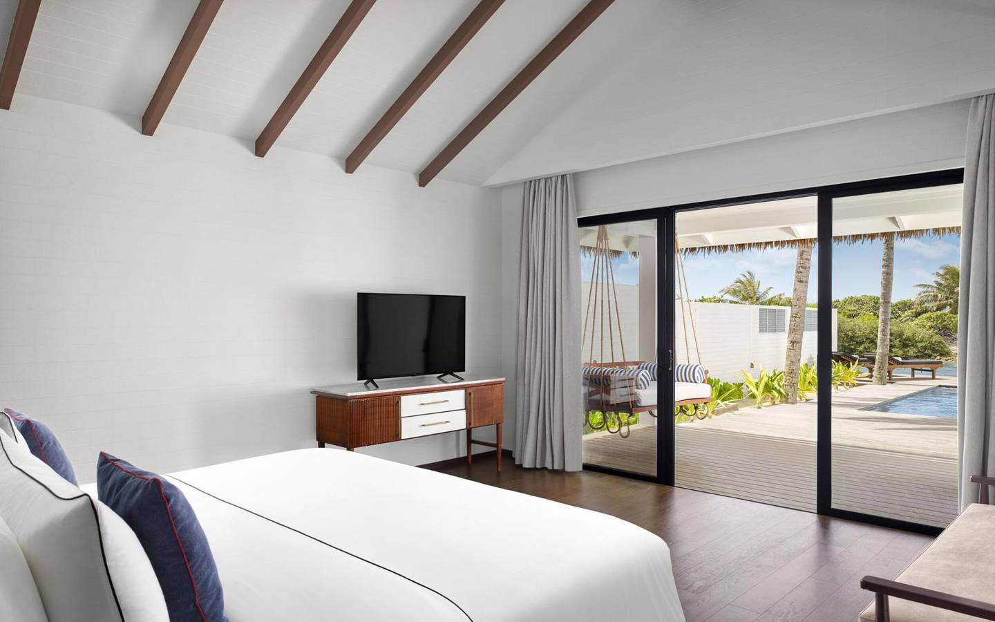 Villa_Nautica_Ocenfront_Pool_Villa_3