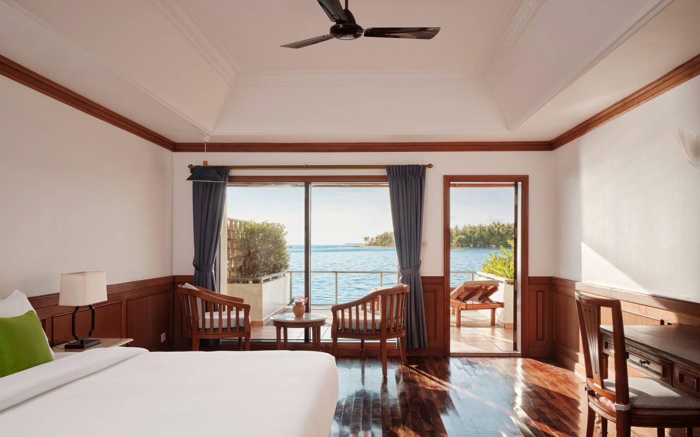 Villa_Park_Sun_Island_Sunset_Water_Villa_4