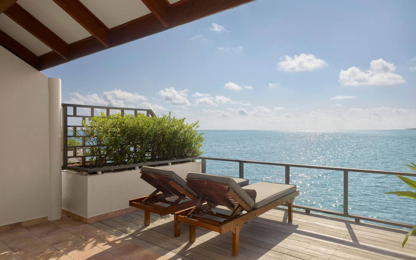 Villa_Park_Sun_Island_Water_Villa_5