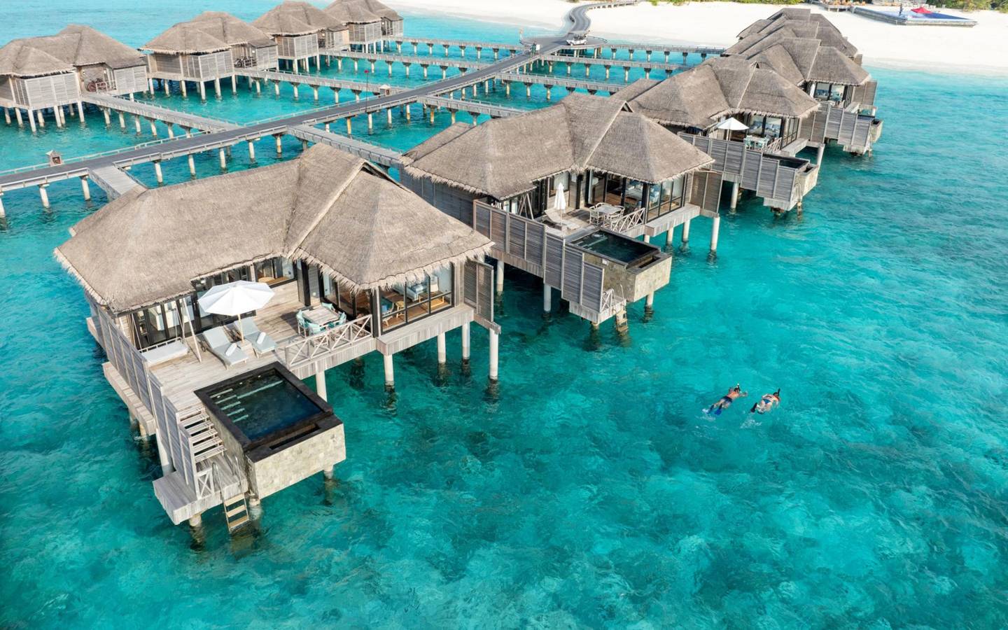 JA_Manufaru_Sunrise_Water_Villa_with_Infinity_Pool_3