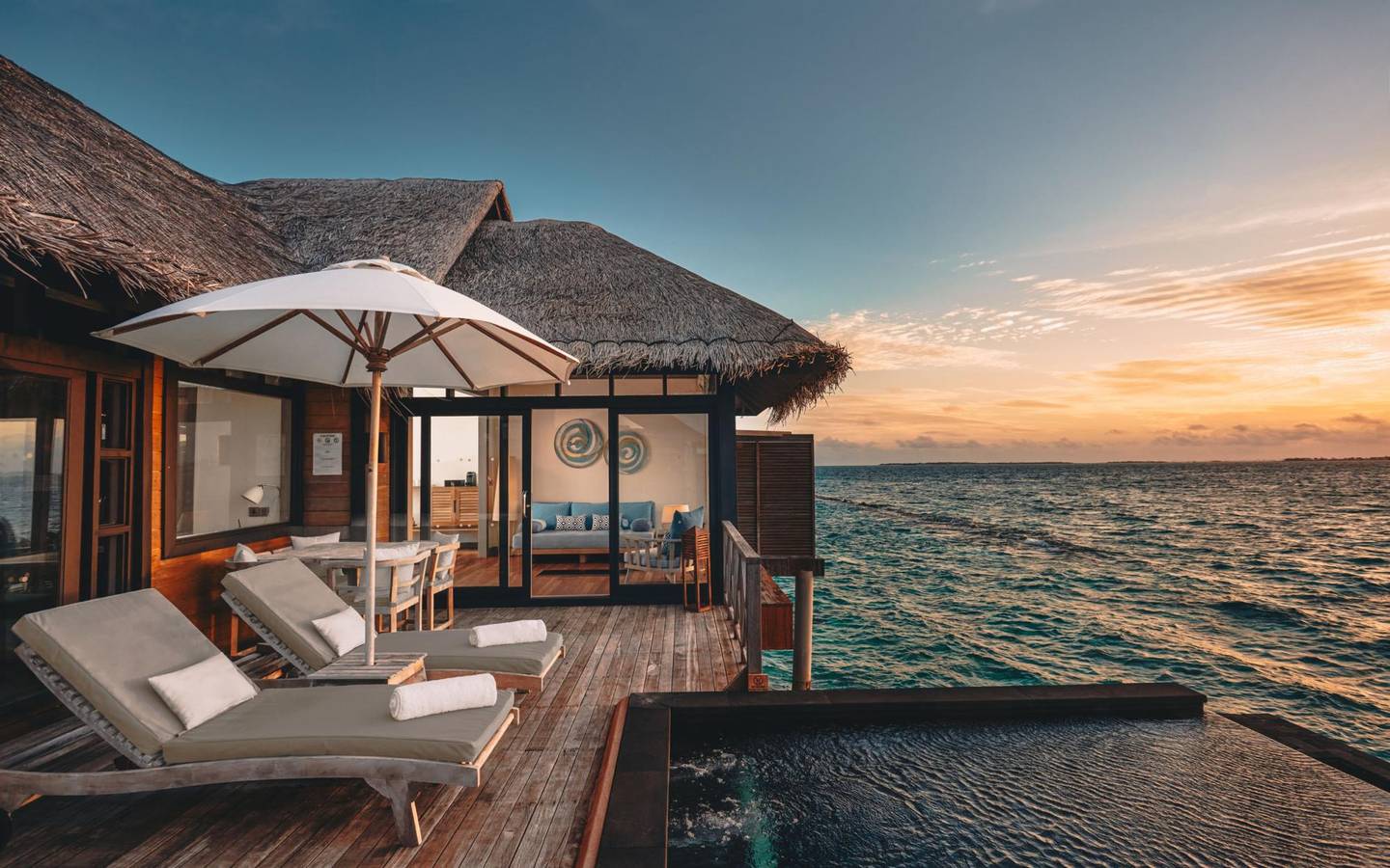 JA_Manafaru_Maldives_Sunset_Water_Villa_with_Infinity_Pool_Sundeck_2