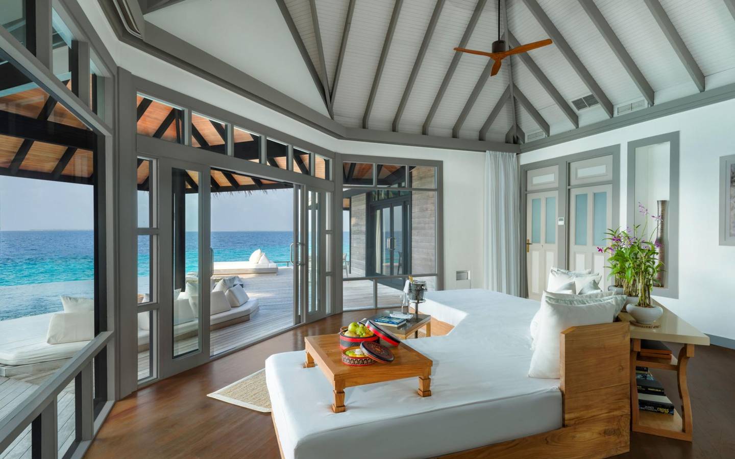 JA_Manafaru_Bedroom_Ocean_Residence_with_Family_Infinity_Pool_2