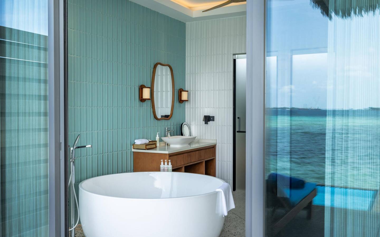 DusitD2_Feydhoo_Maldives_Premium_Overwater_Pool_Villa_5