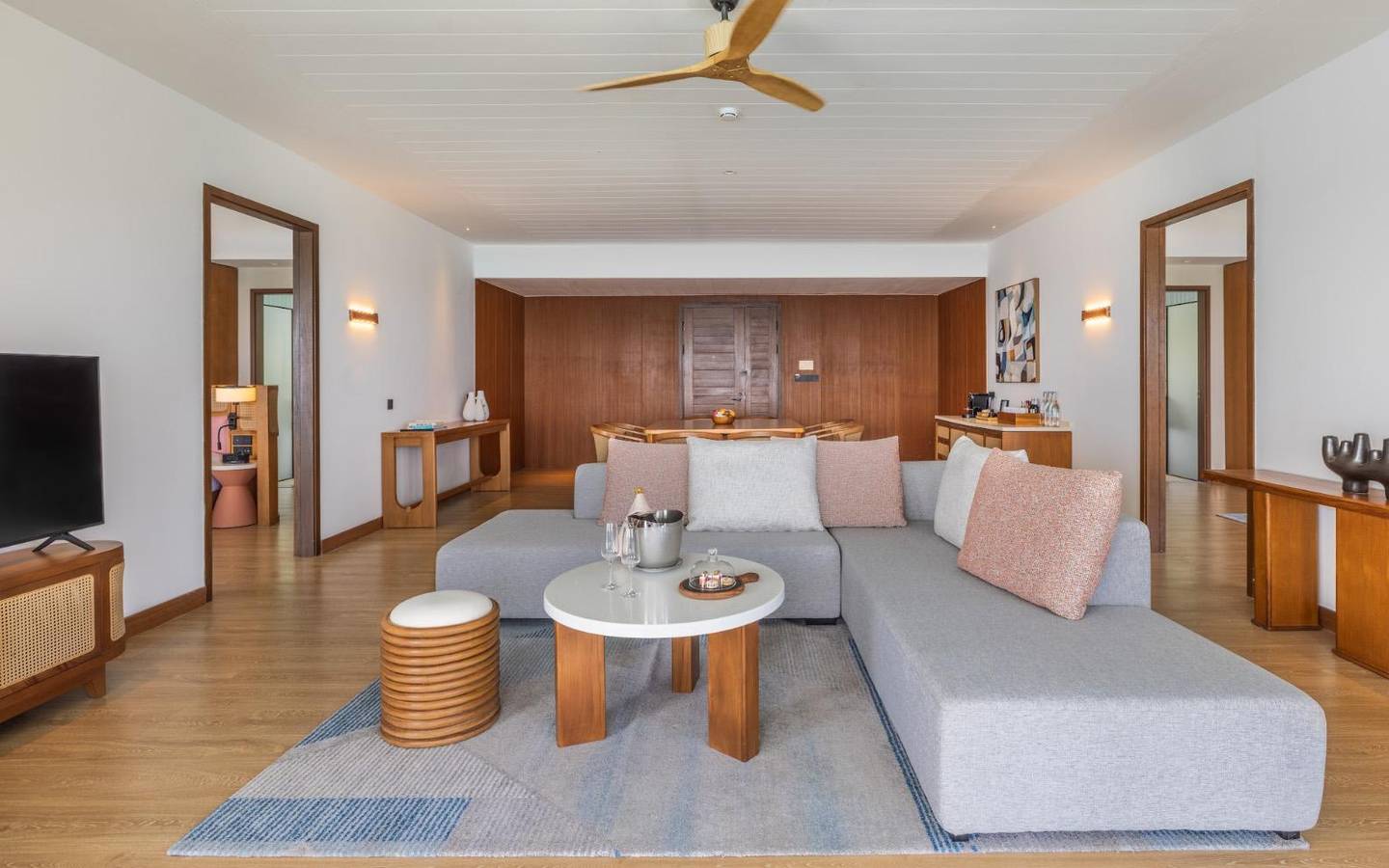 2 Bedroom Party Suite Private Pool_3