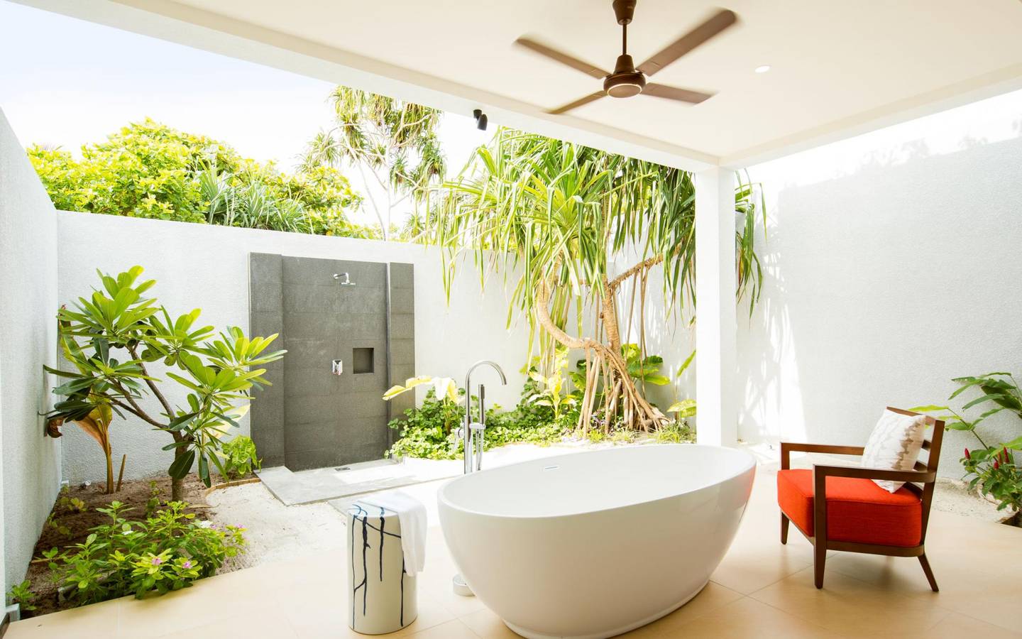 Robinson_Noonu_Family_Double_Room_Superior_3