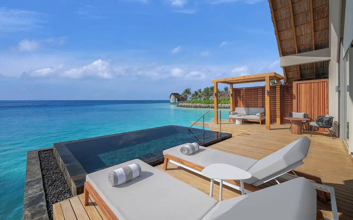 JW_Marriott_Kaafu_Atoll_Ocean_Pool_Villa_1