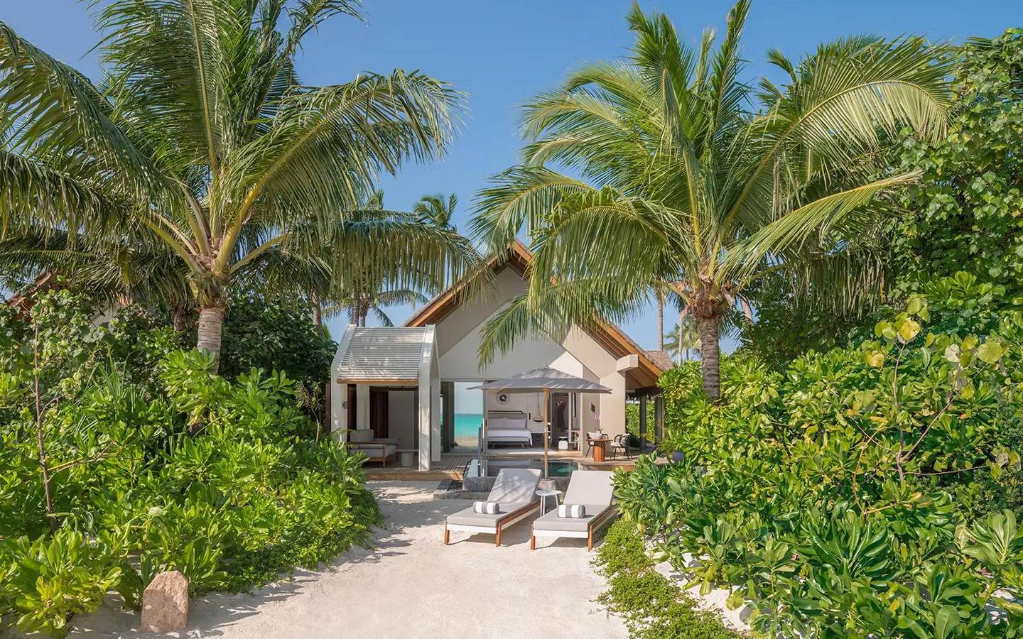 JW_Marriott_Kaafu_Atoll_Sunset_Beach_Pool_Villa_2