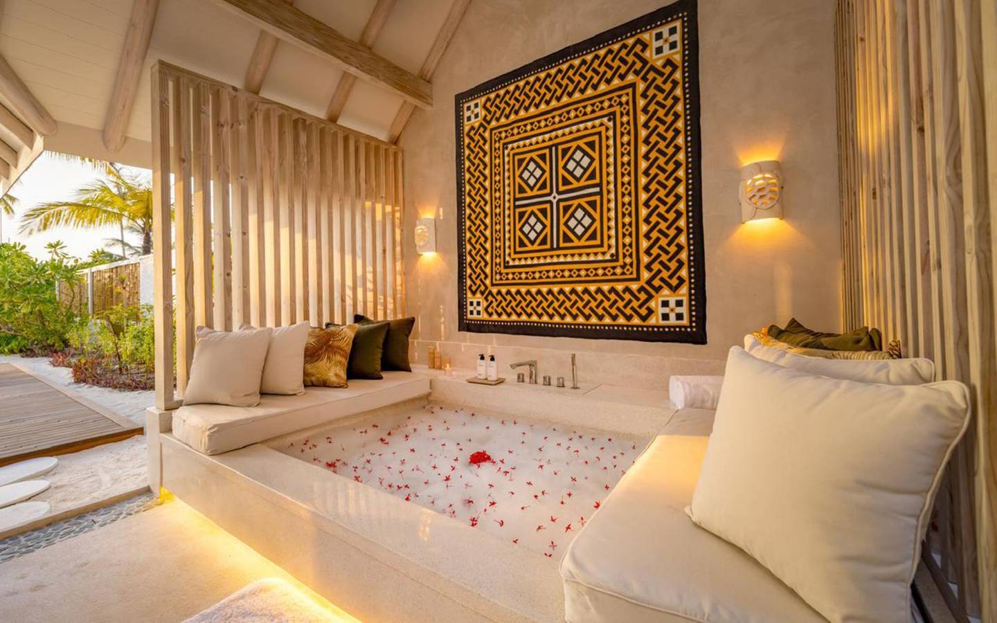 Rah_Gili_Sunset_Beach_Pool_Villa_2