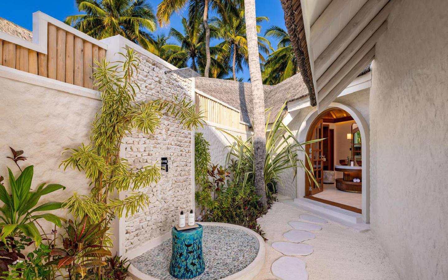 Rah_Gili_Sunset_Beach_Pool_Villa_5