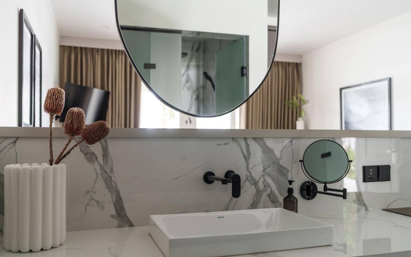 Sun_Siyam_Olhuveli_Malediven_Main_Island_Beach_Pavillon_Bathroom