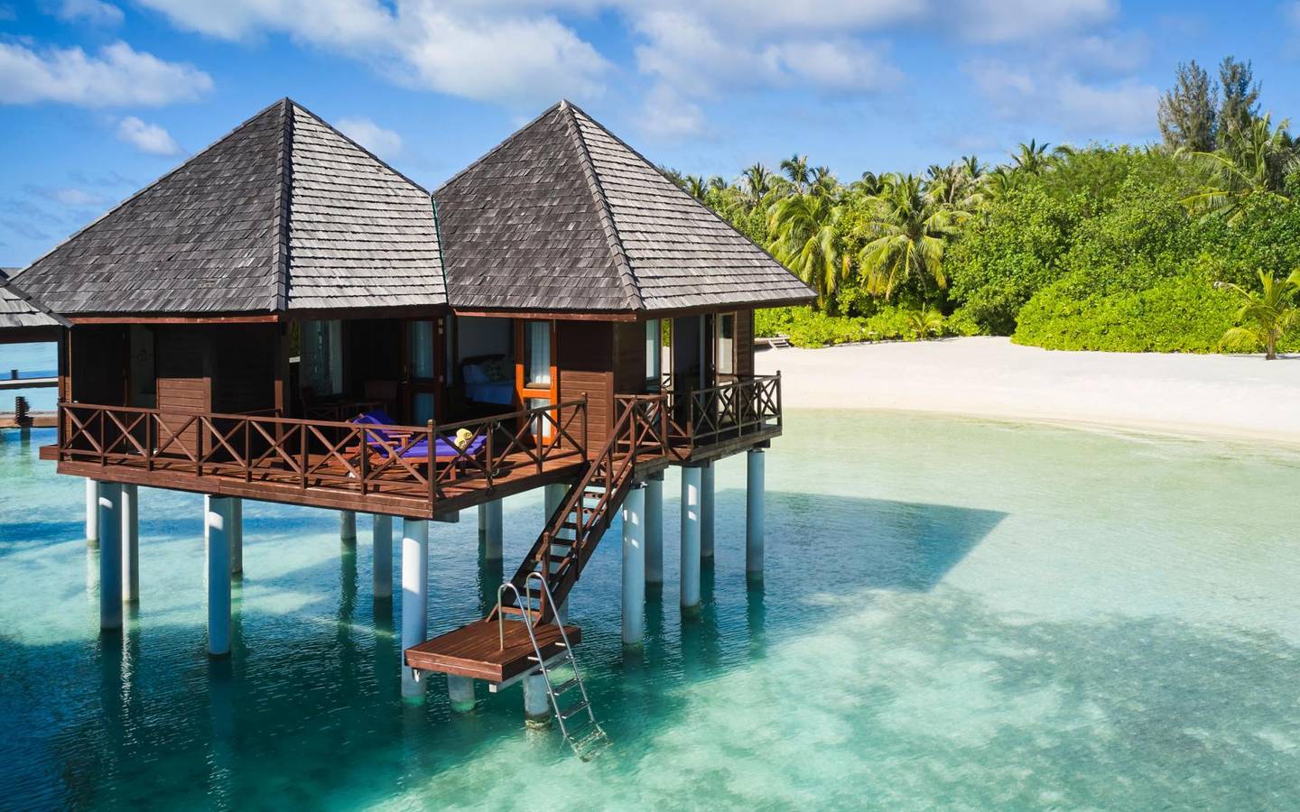 Sun_Siyam_Olhuveli_Water_Villa_Main_Island_Außenansicht