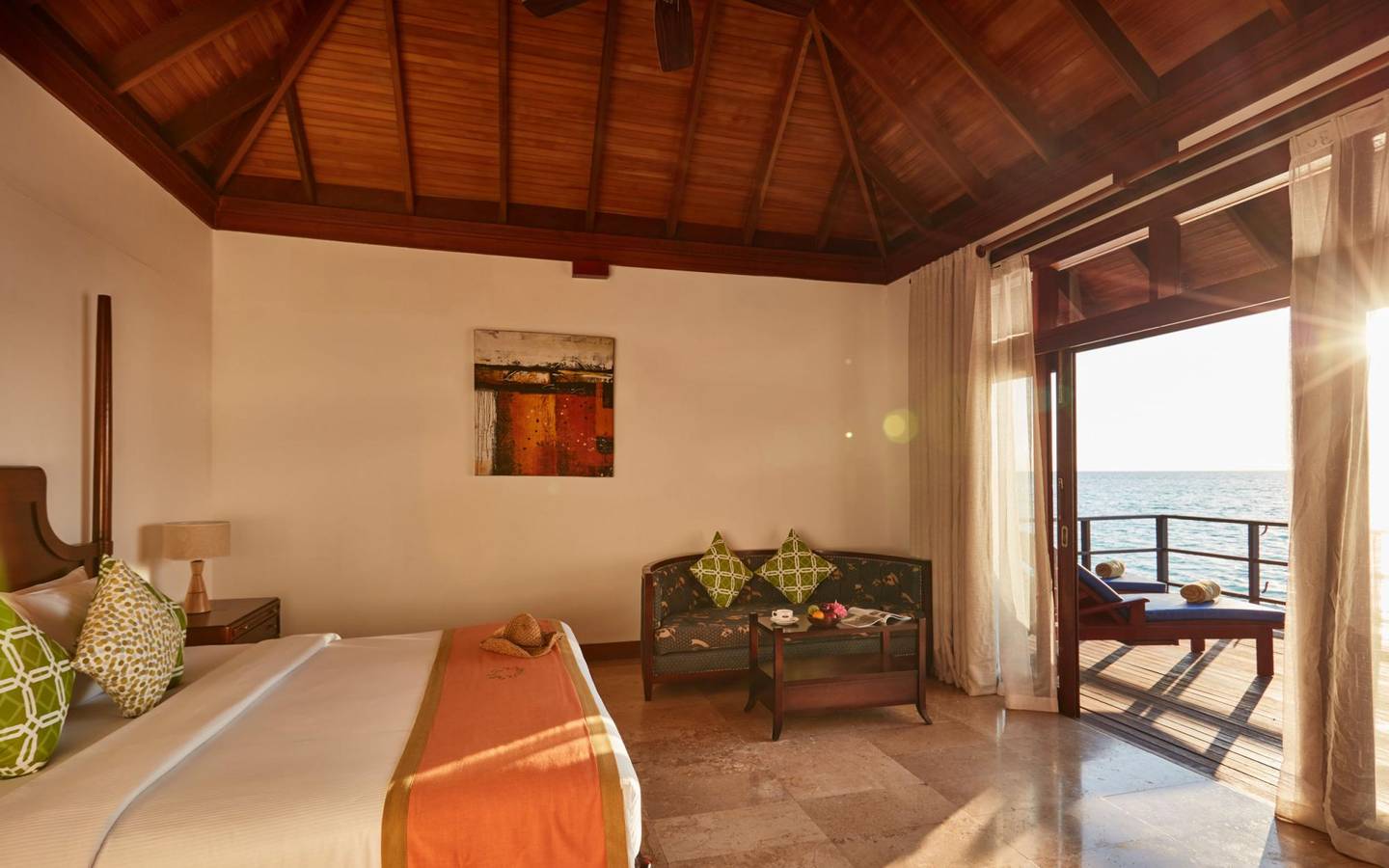 Sun_Siyam_Olhuveli_Main_Island_Deluxe_Water_Villa_Living