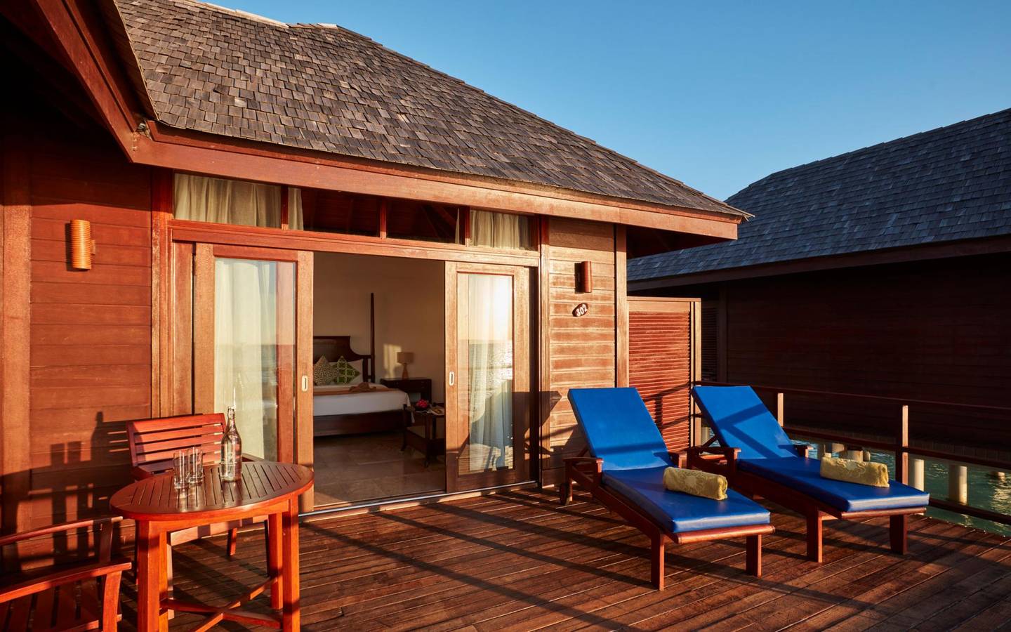 Sun_Siyam_Olhuveli_Main_Island_Deluxe_Water_Villa_Außenansicht_1
