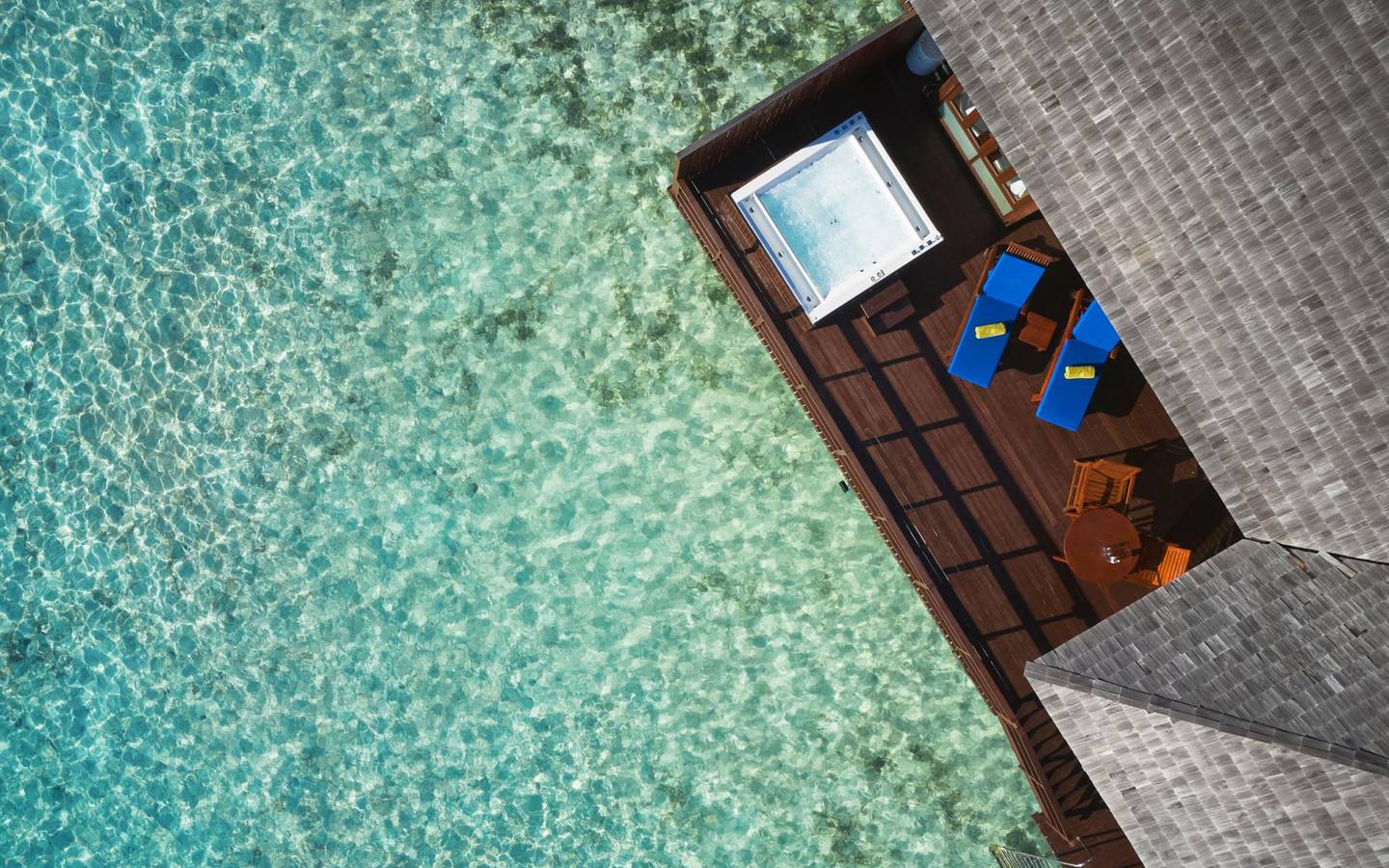 Sun_Siyam_Olhuveli_Main_Island_Prestige_Jacuzzi_Water_Villa_Aerial_3