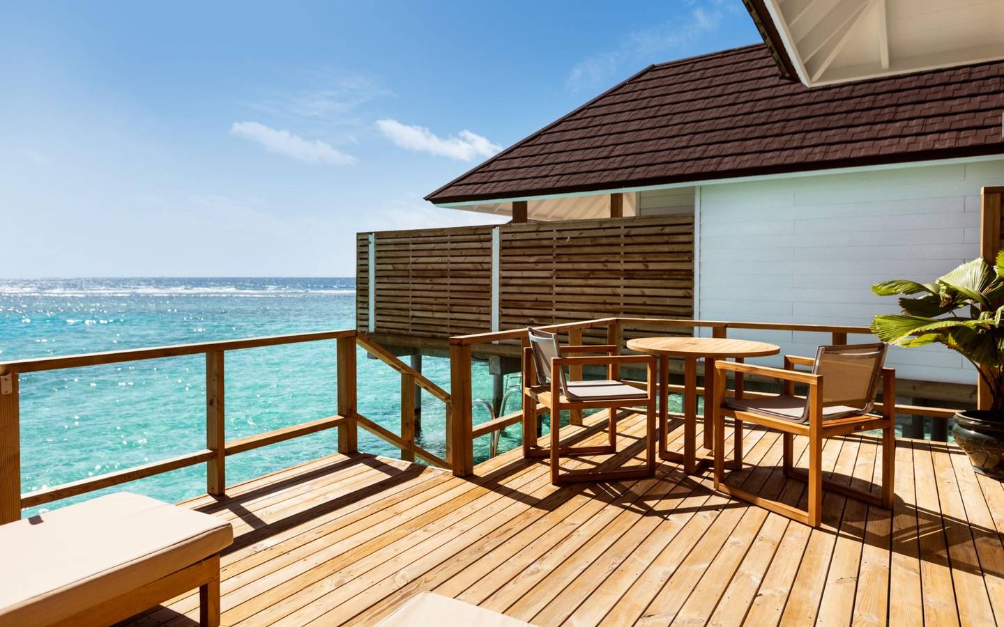 Sun_Siyam_Olhuveli_Dream_Island_Grand_Water_Villa_Terrasse_2