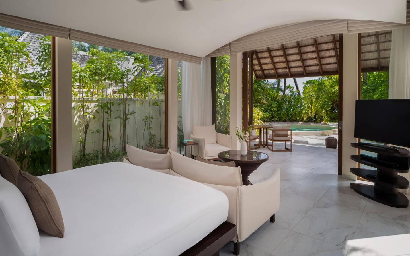 Conrad_Maldives_2_Bedroom_Deluxe_Beach_Villa_with_Pool_Sleeping