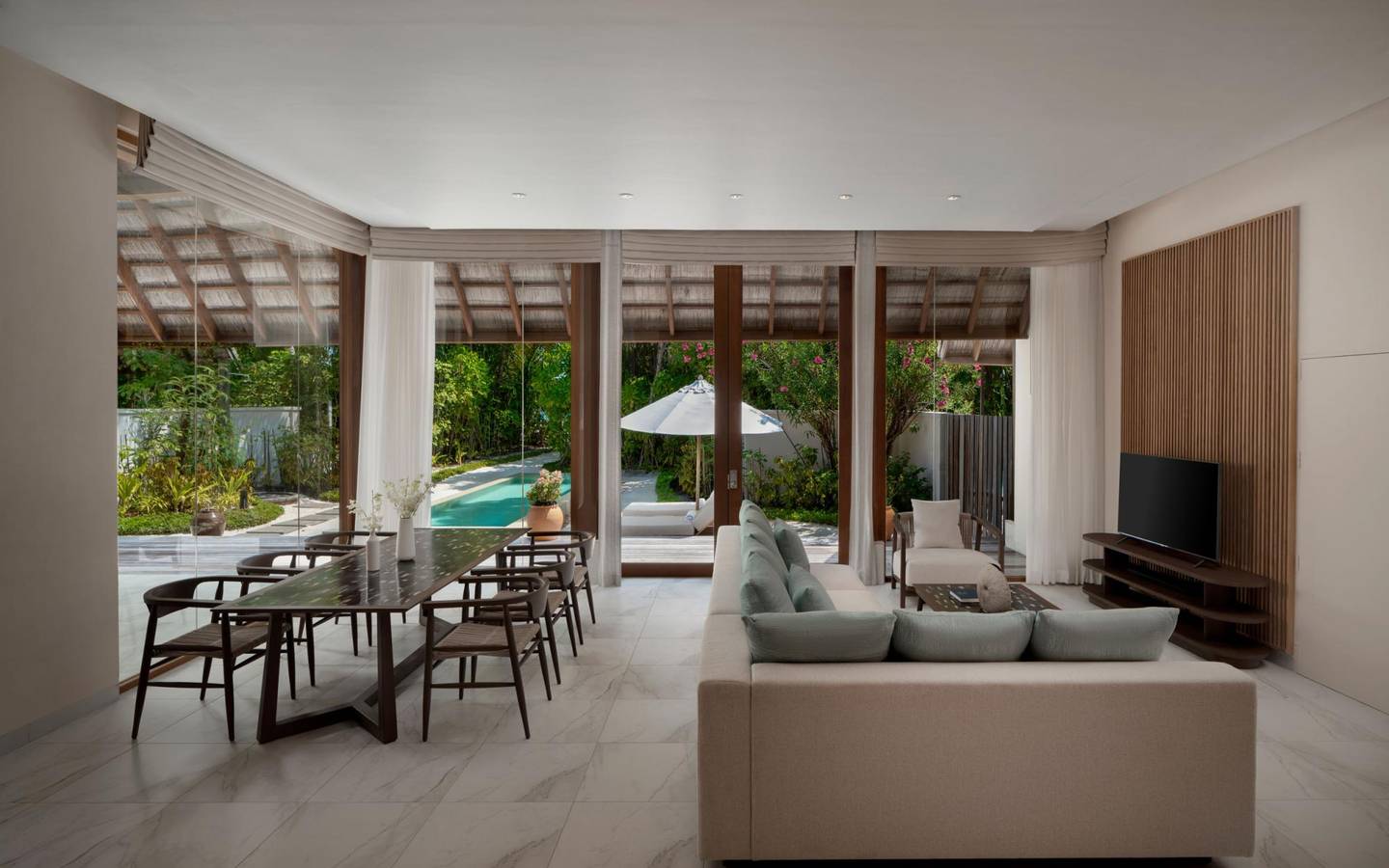 3-Bedroom Beach Suite with Pool