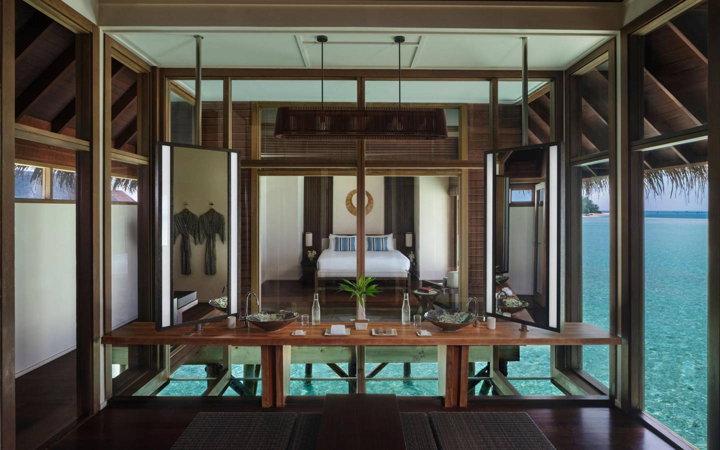 Conrad_Maldives_Grand_Water_Villa_Badezimmer