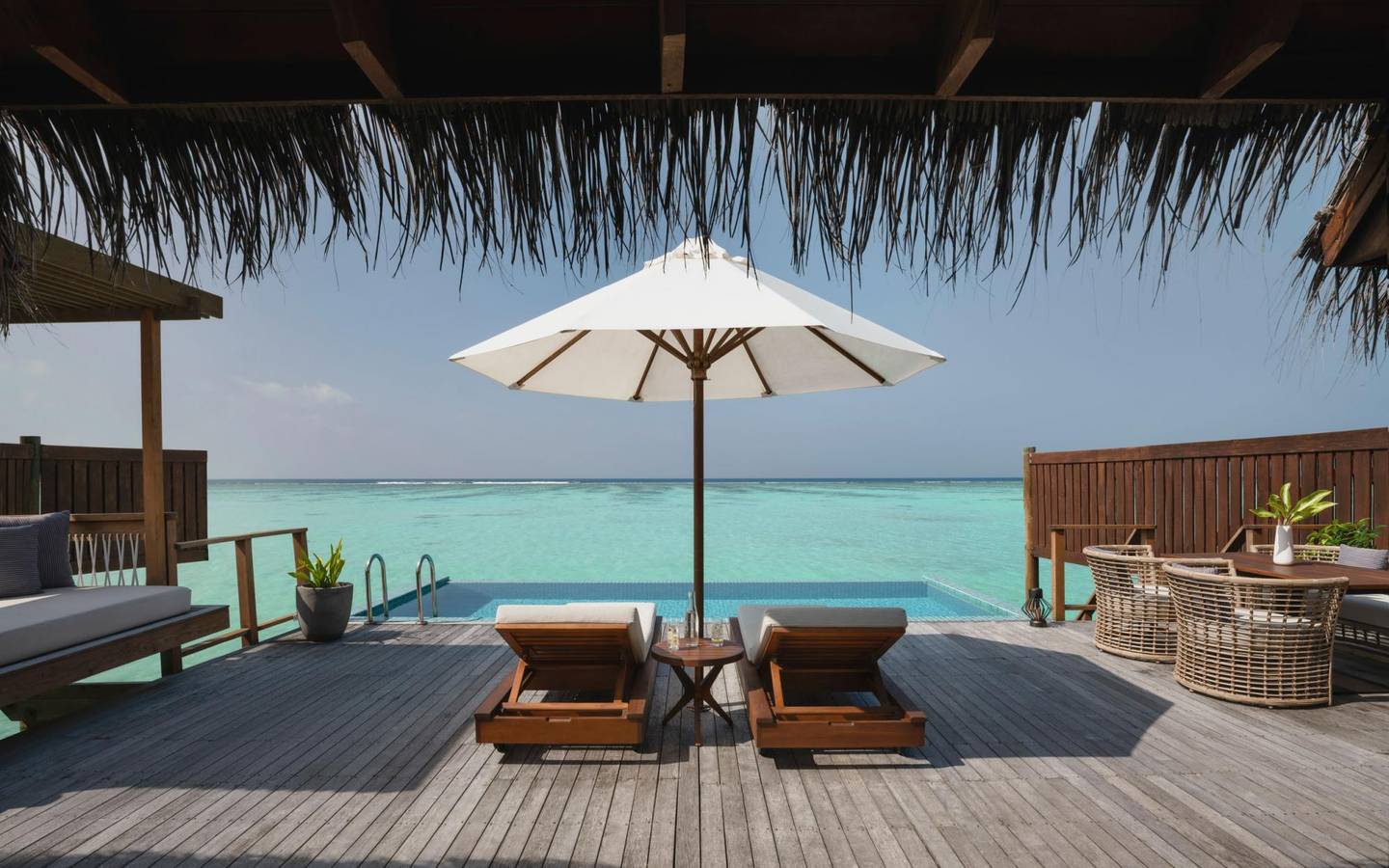 Conrad_Maldives_Premier_Water_Villa_With_Pool_Terrasse