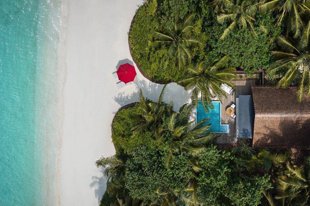 Beach Villa mit PoolDrohnenaufnahme, Niyama Private Islands Maldives