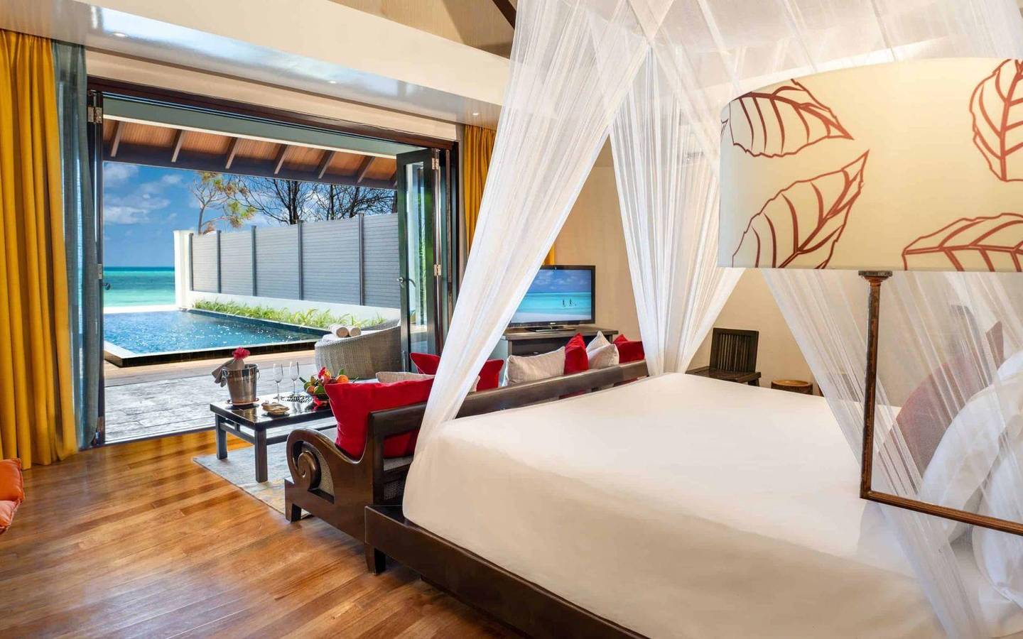 Kanifushi Beach Villa with Pool