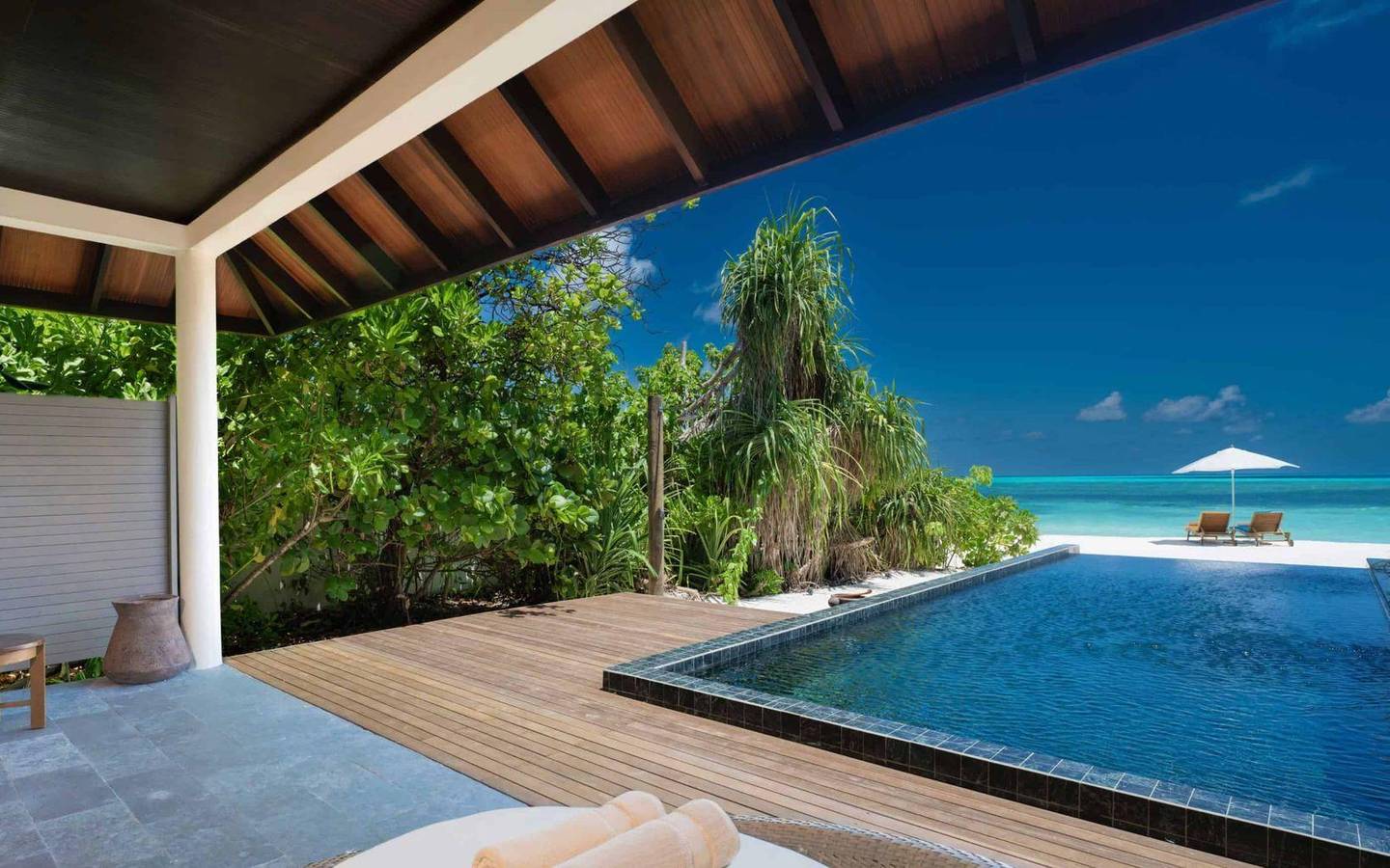 Kanifushi Beach Villa with Pool