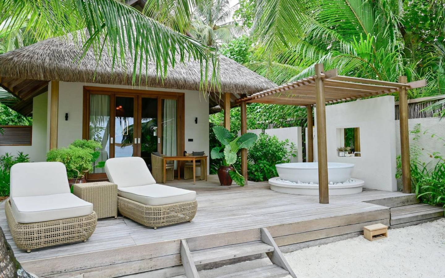 Grand Premier Beach Villa Pool