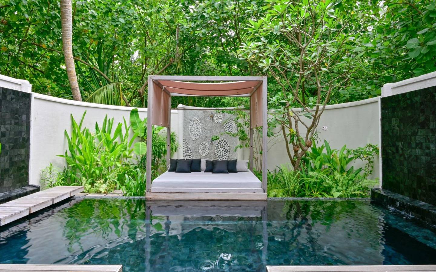 Grand Premier Beach Villa Pool