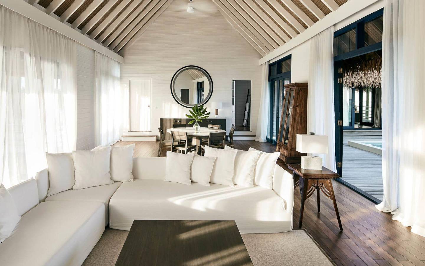 2 Bedroom Water Villa mit Pool