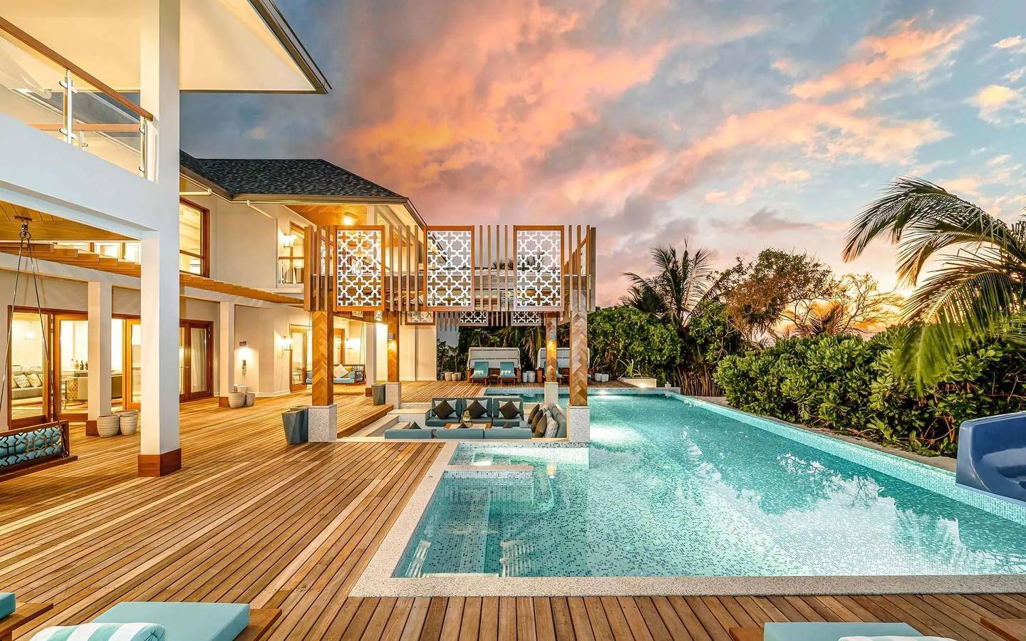Sultan Beach Residence with Pool