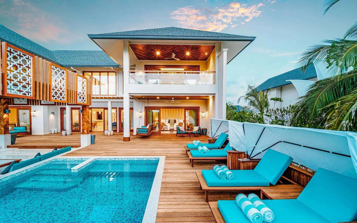 Sultan Beach Residence with Pool