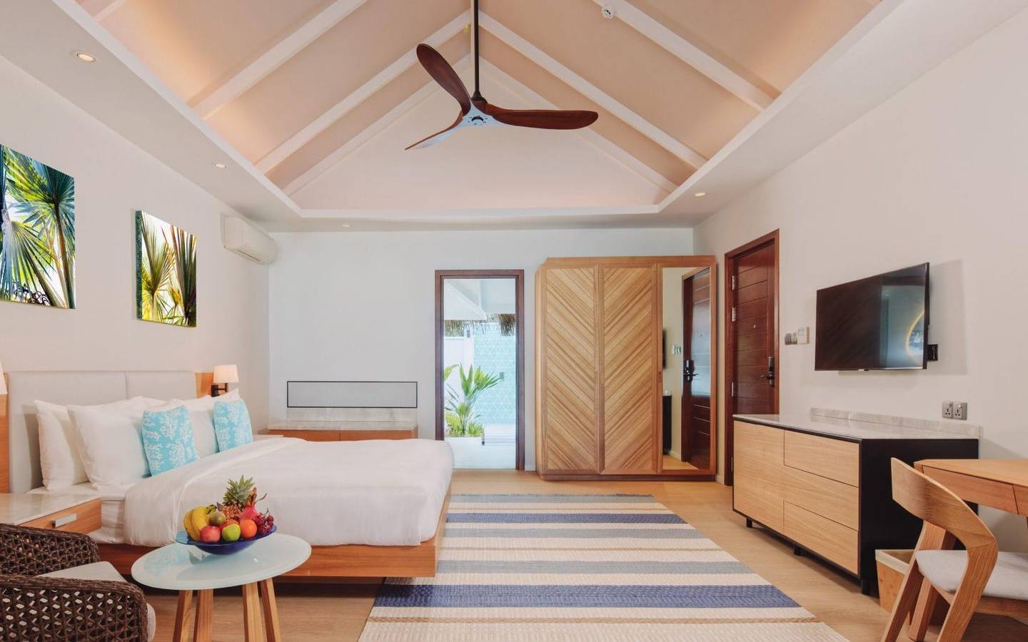Sunset Beach Villa with Jacuzzi