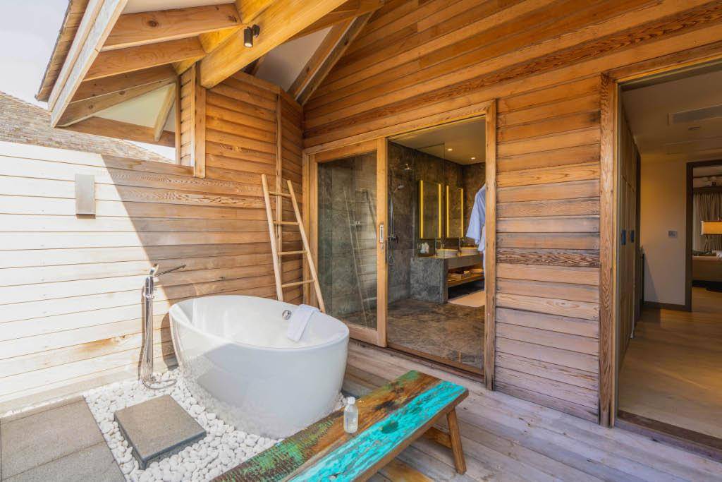 Kagi - Over Water Pool Villas