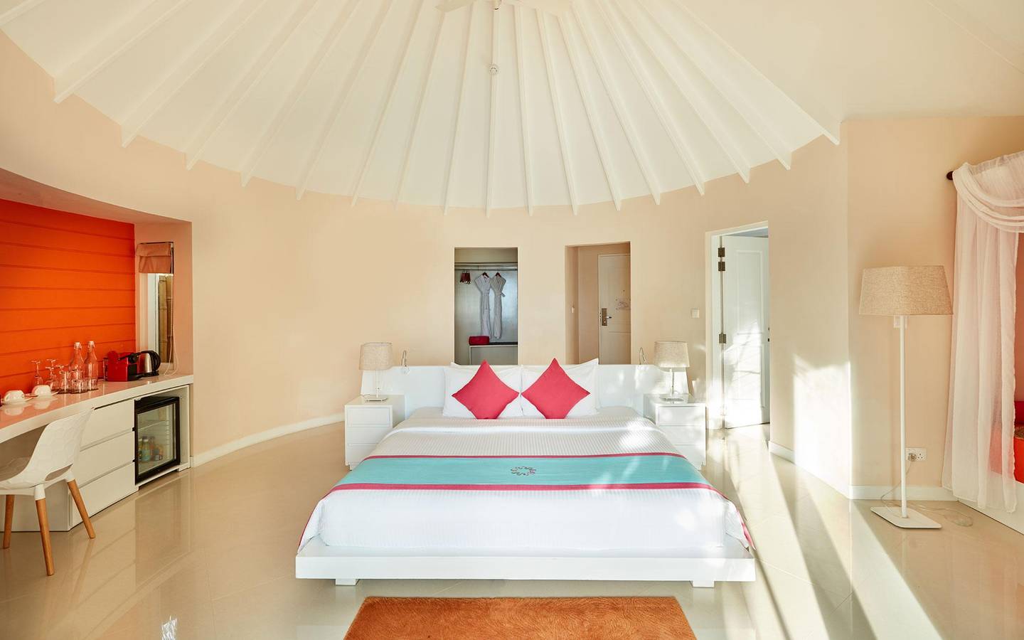 Grand Beach Villa with Pool