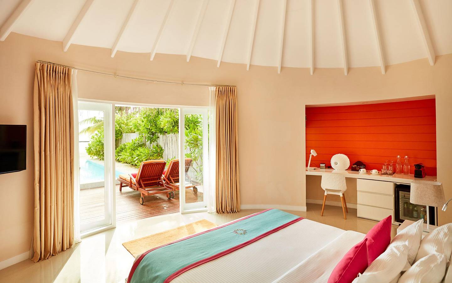 Grand Beach Villa with Pool
