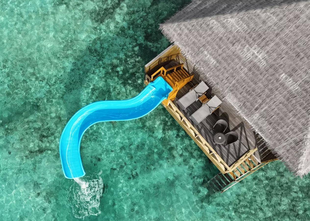Lagoon_Suite_with_Slide_c_cocoon_Maldives_4