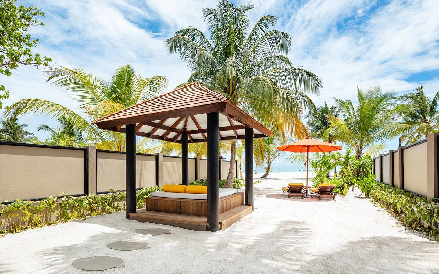 Angsana-Velavaru-Deluxe-Beachfront Villa-1