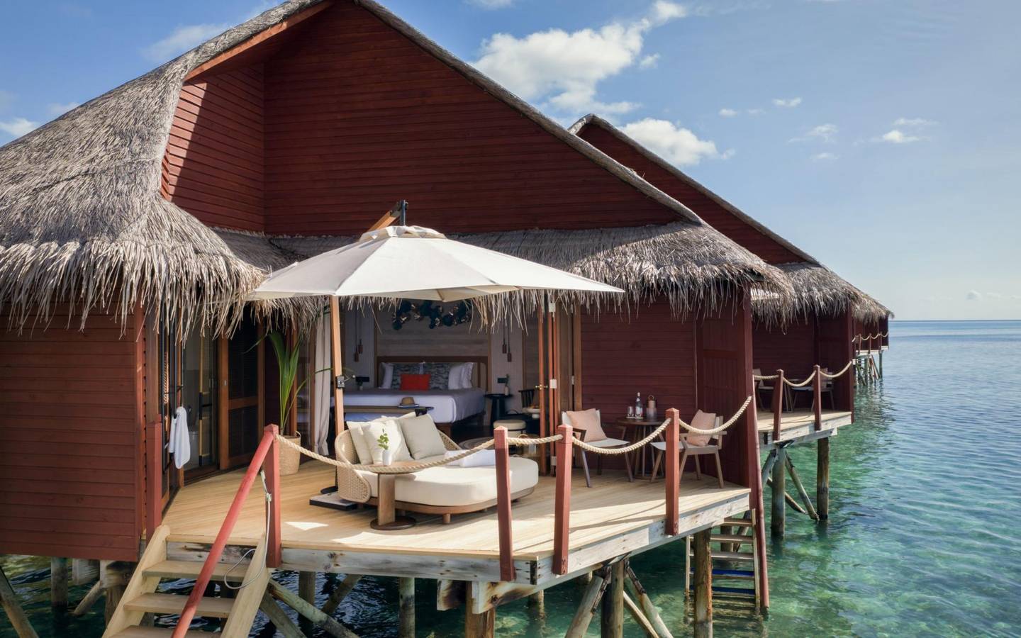 V-Villas -Maldives-at-Mirihi-Overwater-Villa-Sonnendeck
