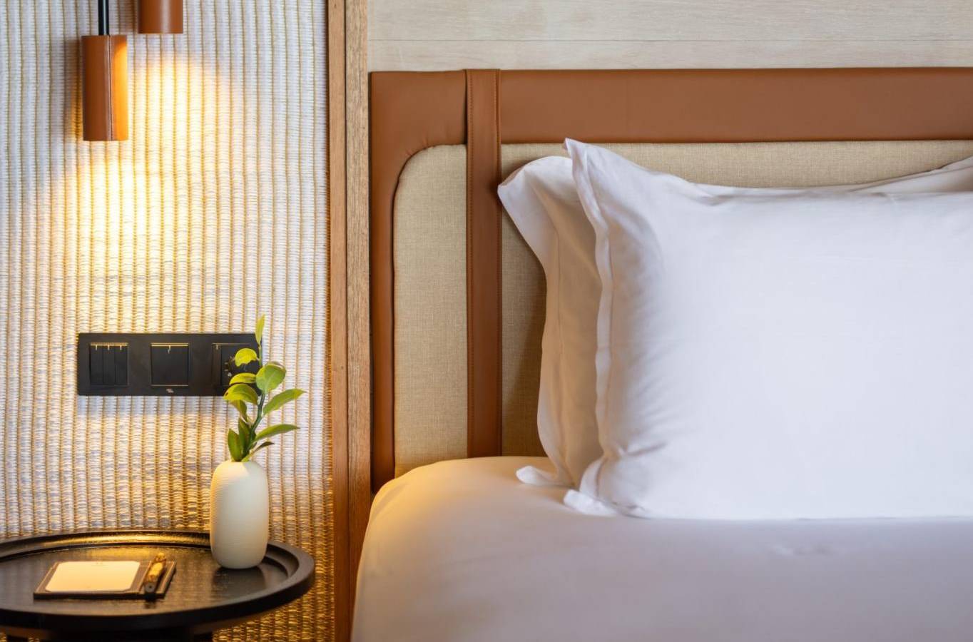 V-Villas -Maldives-at-Mirihi-Overwater-Villa-Interieur2