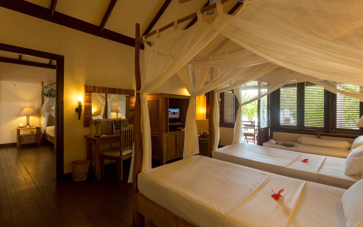 Filitheyo Island Resort Family Villa 2