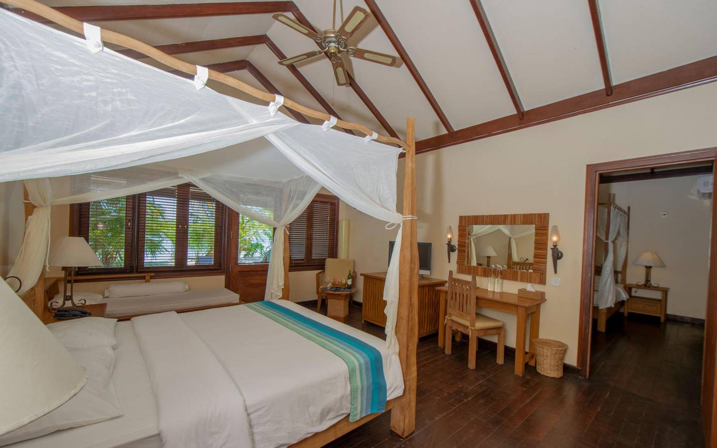 Filitheyo Island Resort Family Villa 1