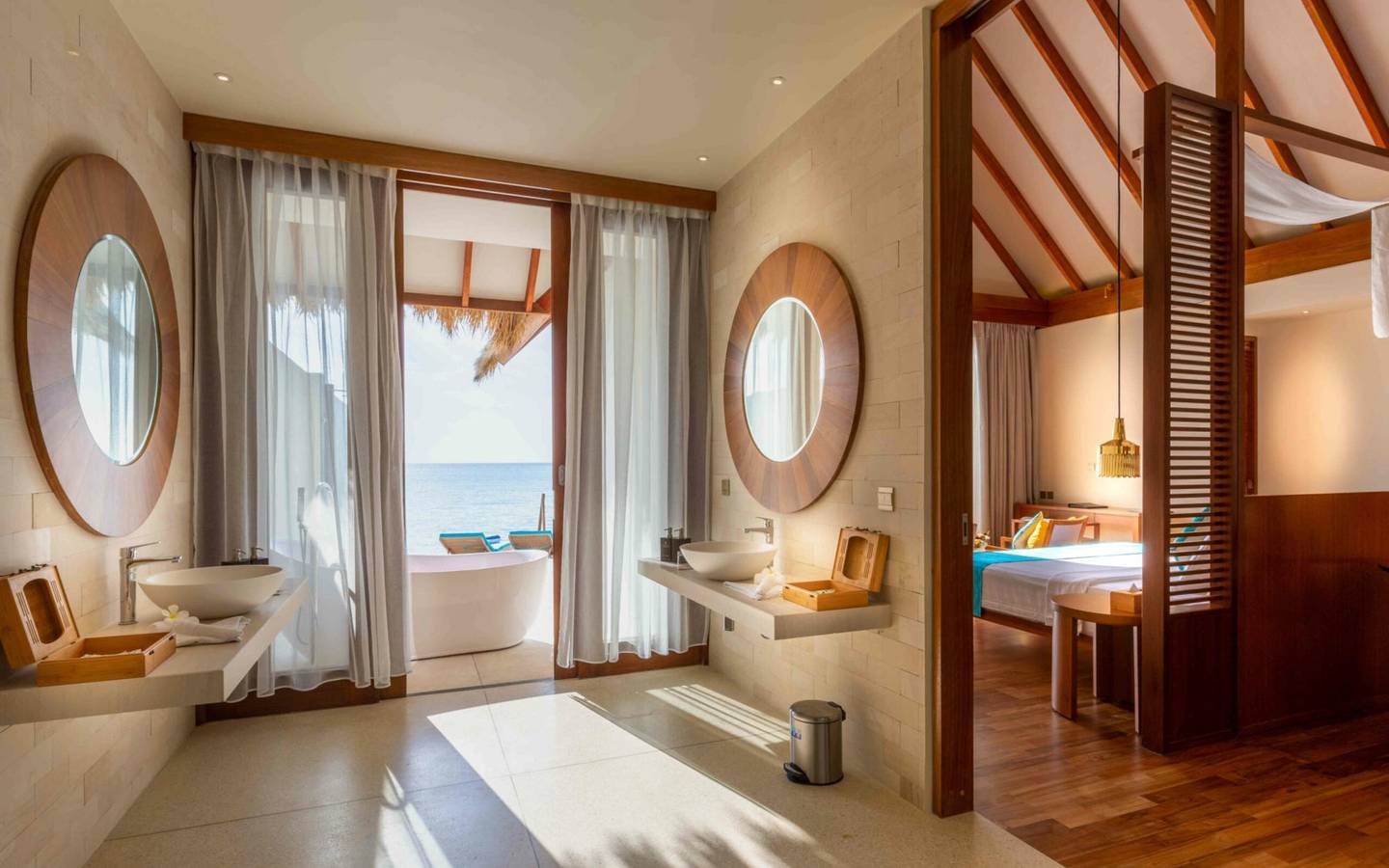 Furaveri - Ozean Villa Infinity - Badewanne