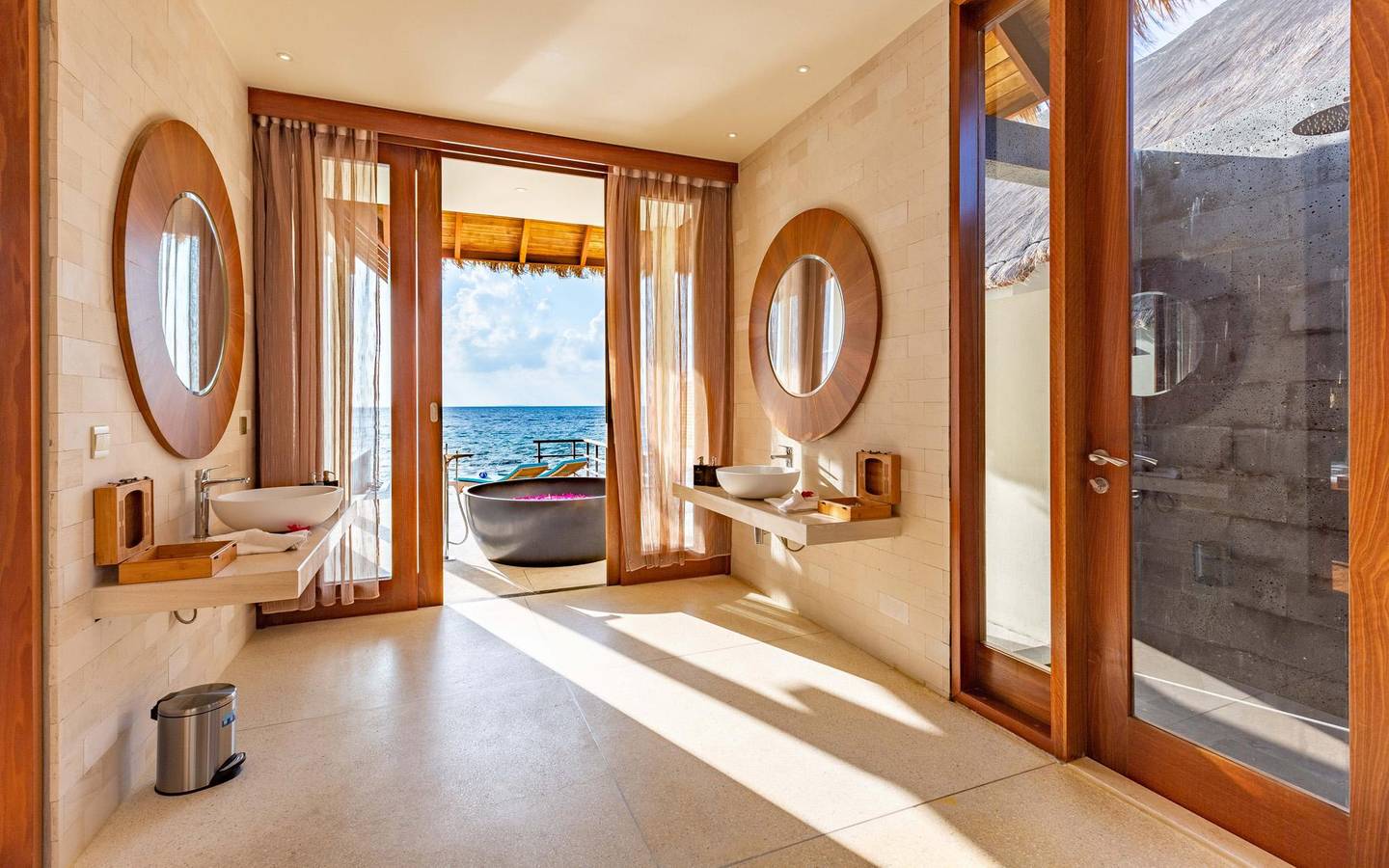 Furaveri - Ocean Pool Villa - Bad