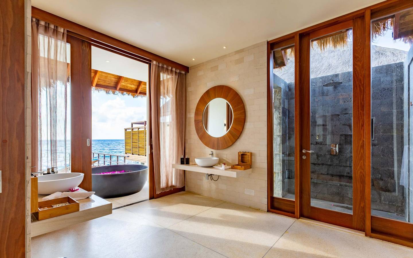 Furaveri - Ocean Pool Villa - Badewanne