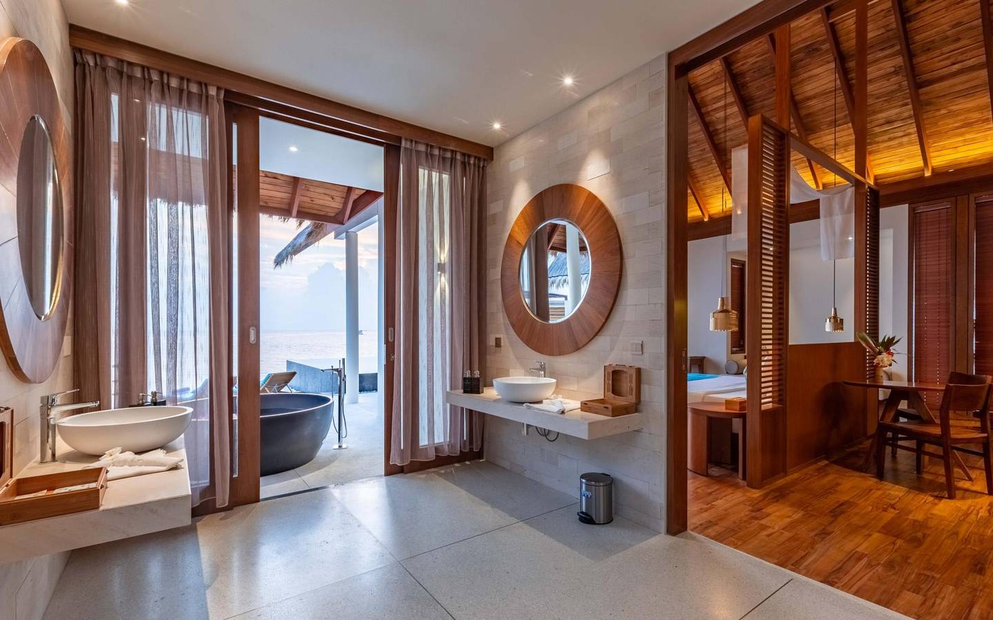 Sunset Ocean Pool Villa