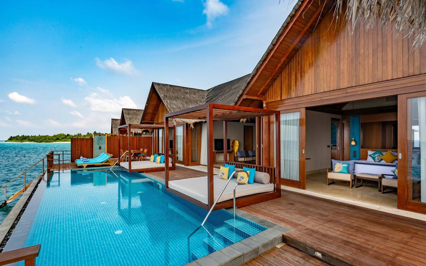 Two-Bedrooms Reef Residence with Pool